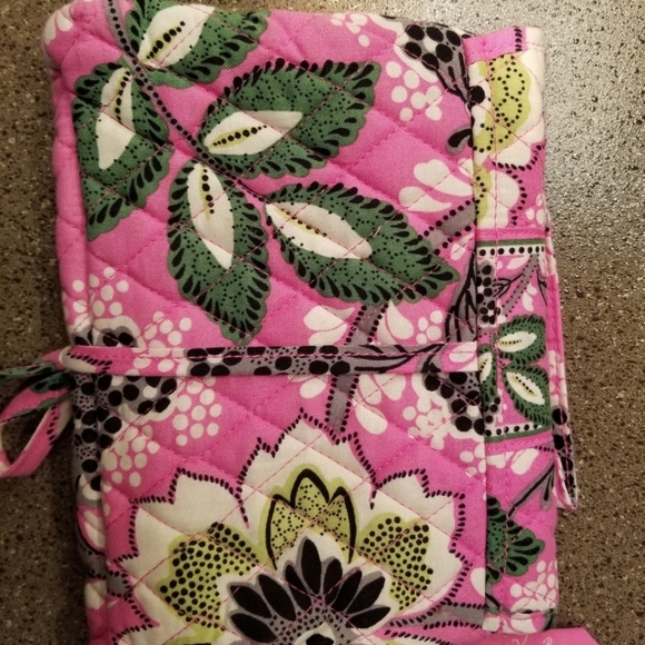 Vera Bradley| Floral print travel case - Picture 7 of 7
